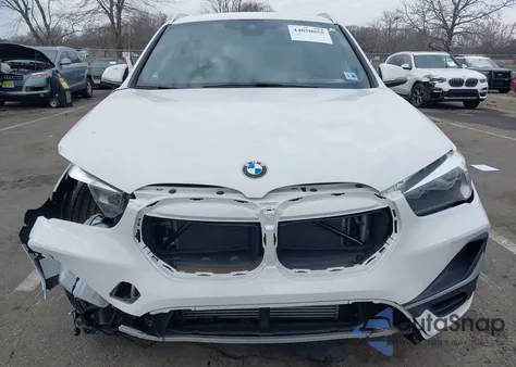 2021 BMW X1 xDrive28I z USA, uszkodzony, nr VIN WBXJG9C06M5S84973